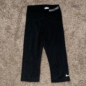Nike pro dry fit capri leggings